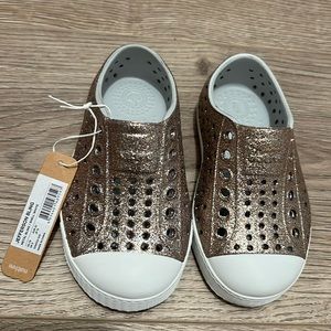 Natives toddler size 6 NWT